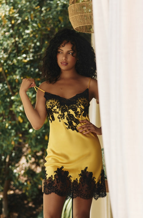 Nightie in yellow silk and black lace - Marjolaine - 1