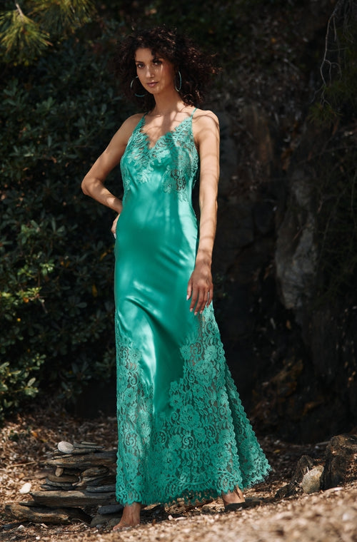 Long nightie dress slit in green silk and lace - Marjolaine - 2