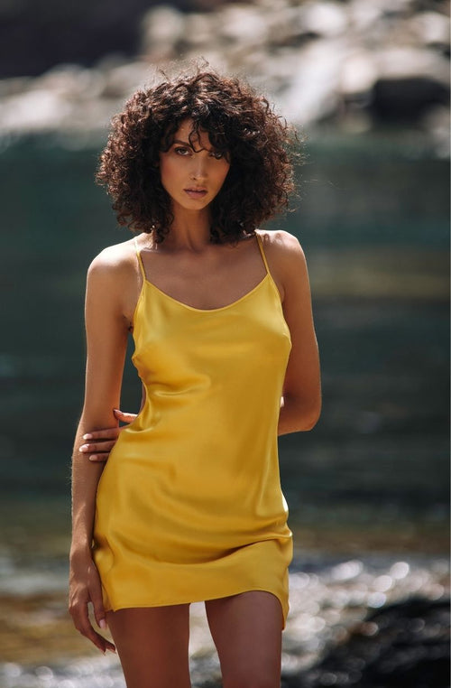 Babydoll in yellow silk with back details - Marjolaine - 2