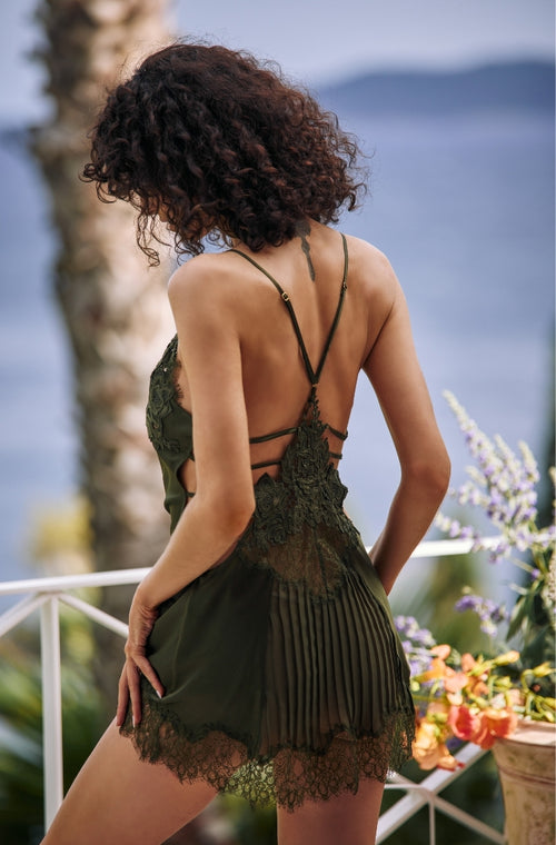 Green silk nightie with back details - Marjolaine - 1