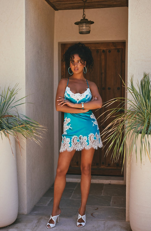 Artemis short nightie in turquoise silk embroidered with lace - Marjolaine - 2