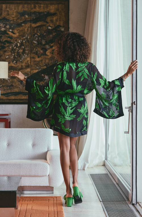 Sexy short kimono Ambre in leaf-print silk chiffon - Marjolaine - 2