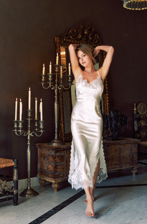 Long nightie in white silk and lace - Marjolaine - 1