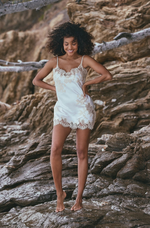 Short nightie Apolline in white silk adorned with beige lace - Marjolaine - 3