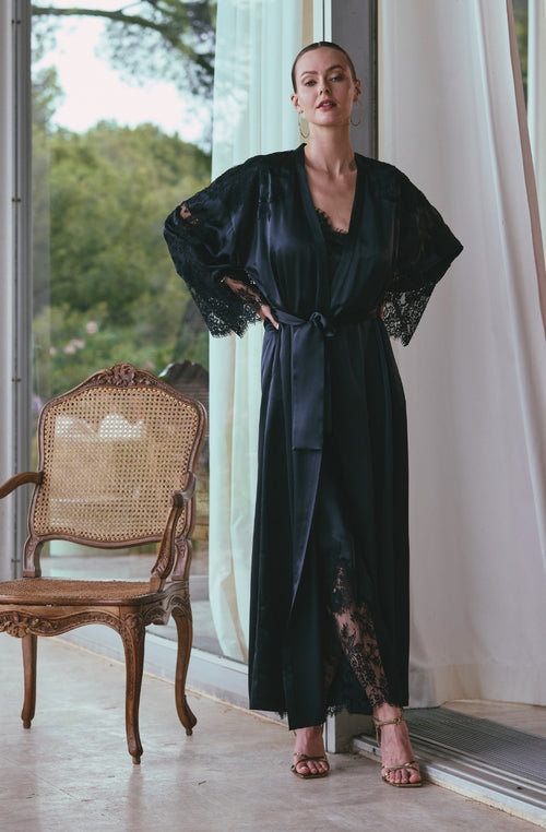 Long negligee Apolline in black silk adorned with lace - Marjolaine - 2