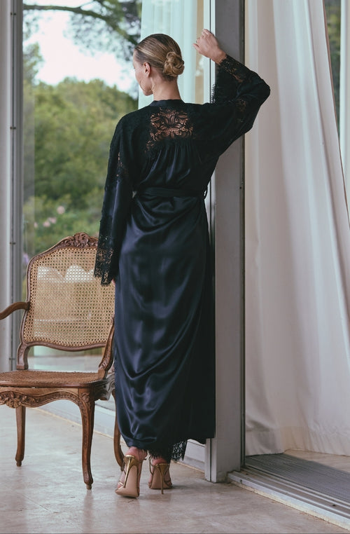 Long negligee Apolline in black silk adorned with lace - Marjolaine - 3