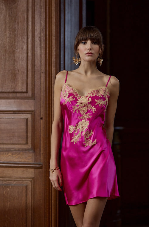 Nightie in pink silk with neckline adorned with beige lace - Marjolaine - 3