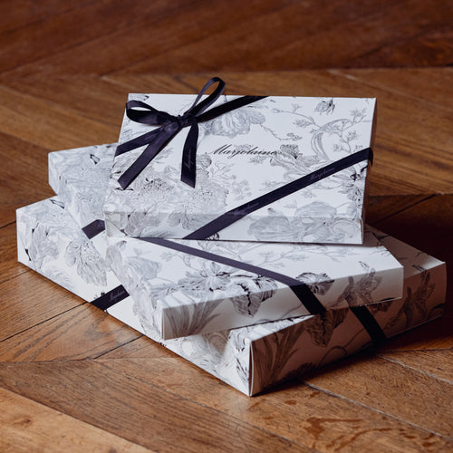 Boîte cadeau avec ruban | Marjolaine lingerie