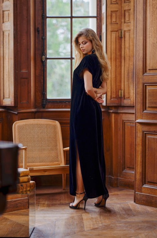 Long nightgown in black velvet - Marjolaine - 2